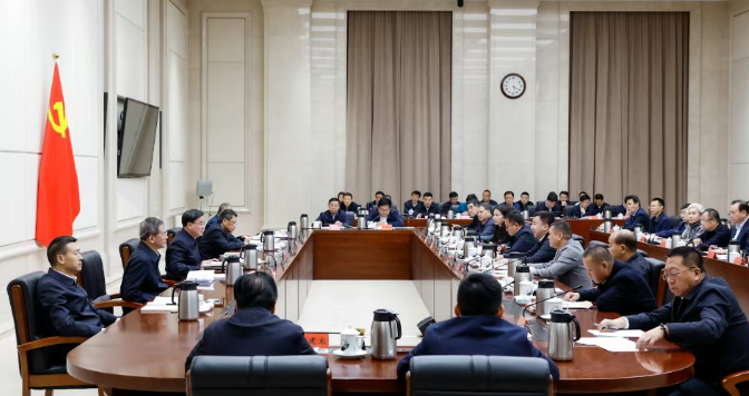 众邦企业集团董事长参加全省民营企业座谈会
